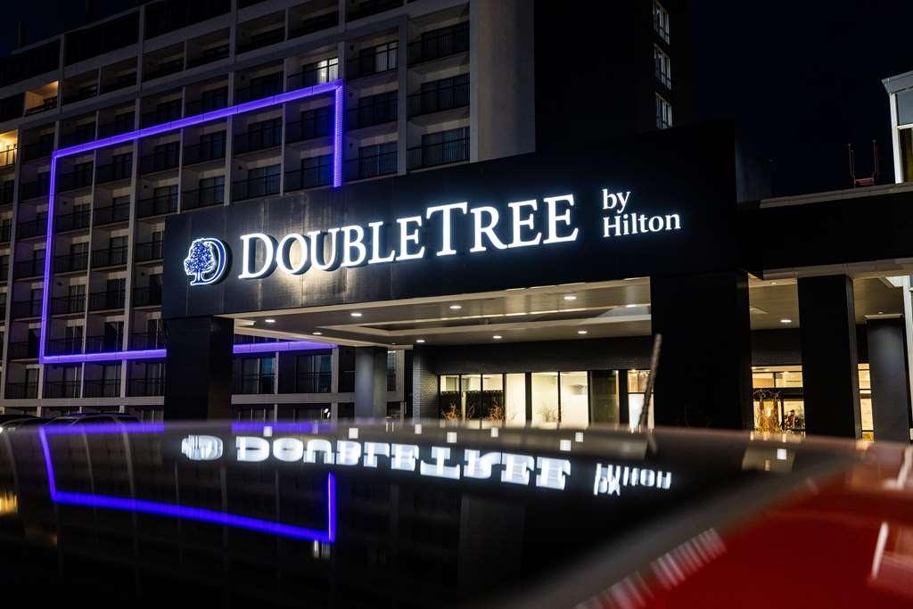 فندق Doubletree By Hilton Calgary North المظهر الخارجي الصورة